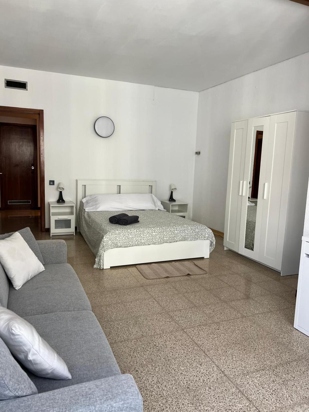 Habitacion Privada En Piso Compartido Lepanto Барселона Экстерьер фото