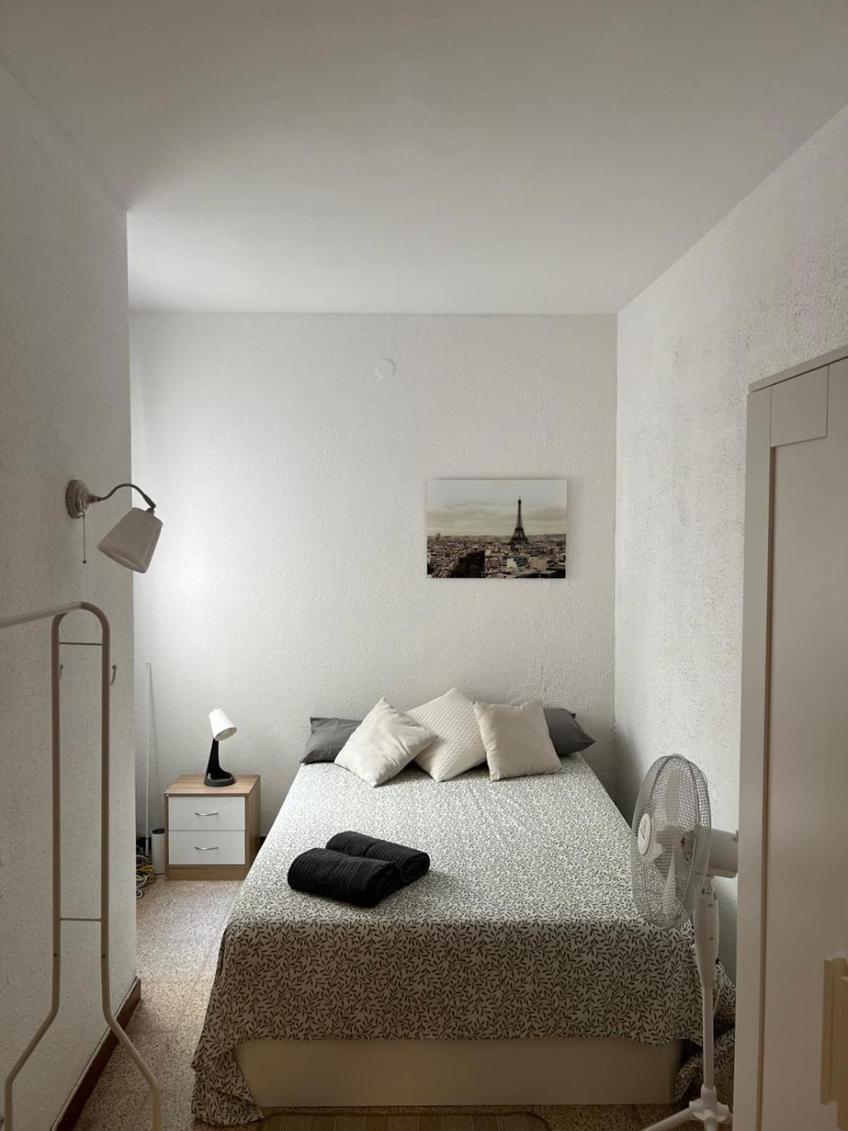 Habitacion Privada En Piso Compartido Lepanto Барселона Экстерьер фото