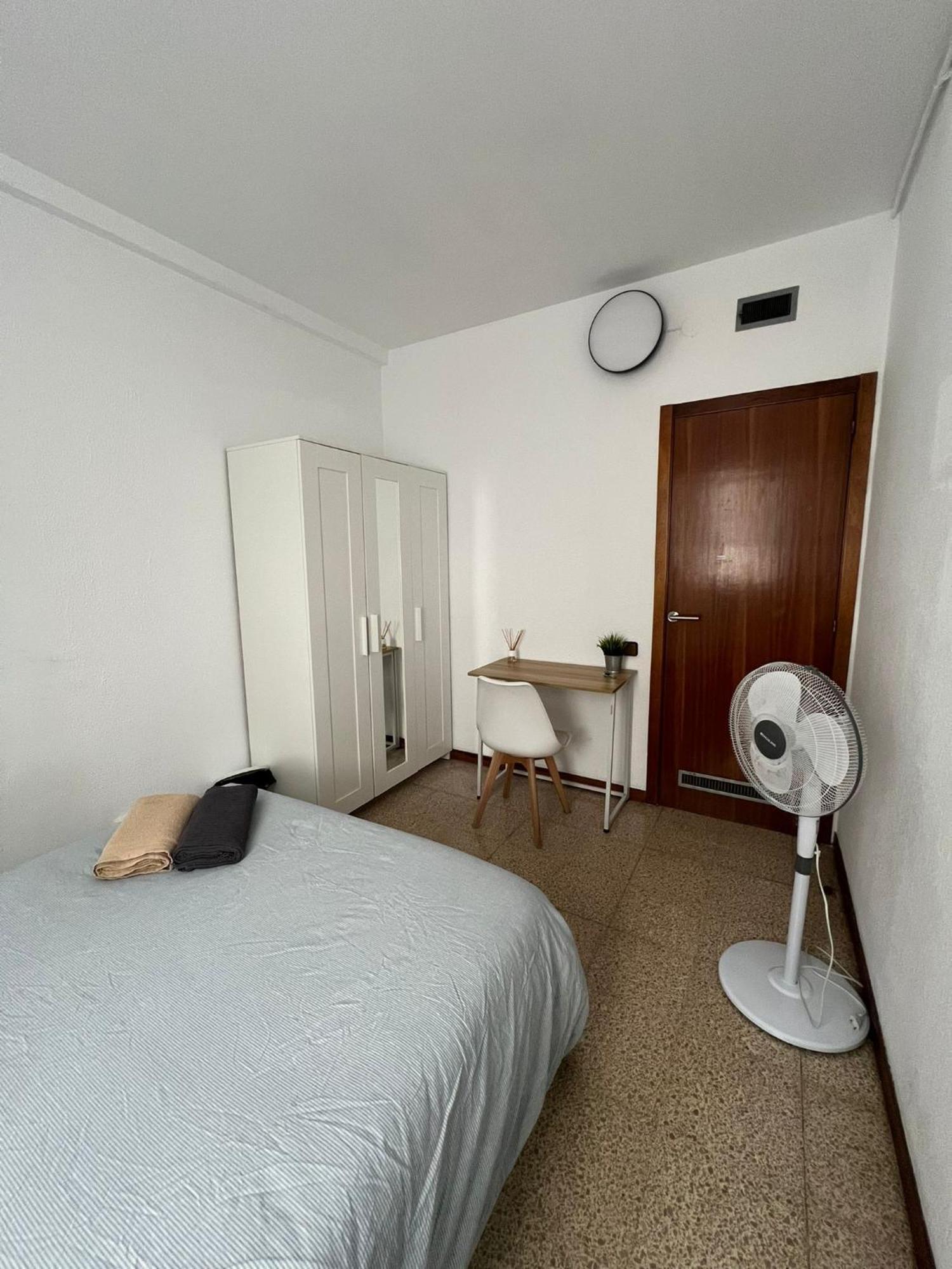 Habitacion Privada En Piso Compartido Lepanto Барселона Экстерьер фото